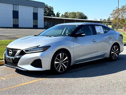 2023 Nissan Maxima SV