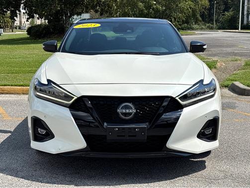 2023 Nissan Maxima SR