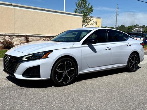 Gray Sky Pearl 2025 Nissan Altima SR