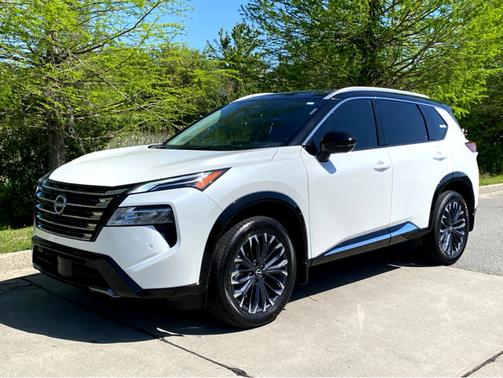 2025 Nissan Rogue Platinum