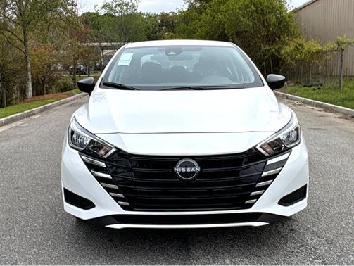 Cloud White 2024 Nissan Versa 1.6 S