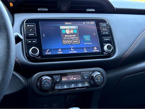 2023 Nissan Kicks SR