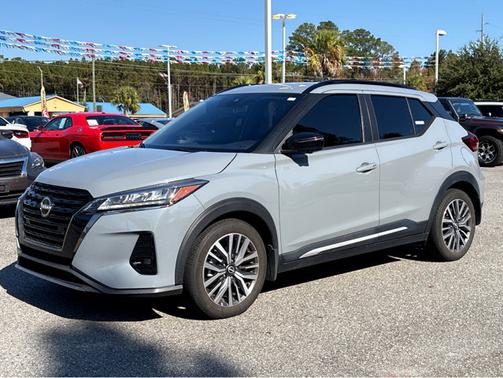 2023 Nissan Kicks SR