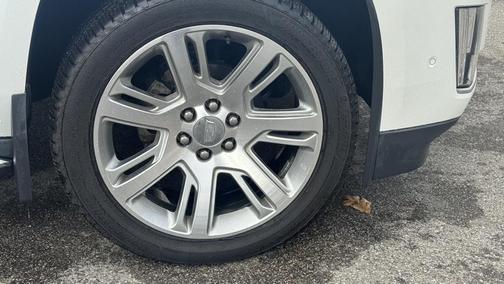 2017 Cadillac Escalade Luxury