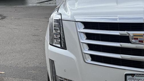 2017 Cadillac Escalade Luxury