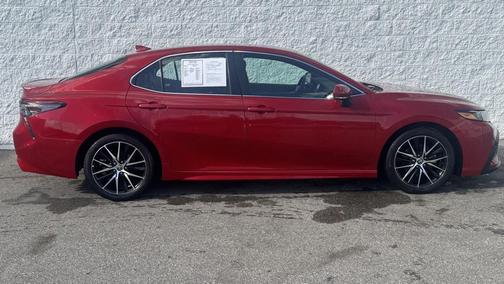 2022 Toyota Camry SE