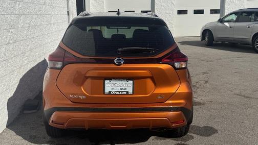 2021 Nissan Kicks SR