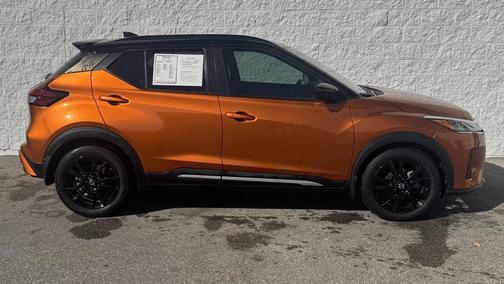 2021 Nissan Kicks SR