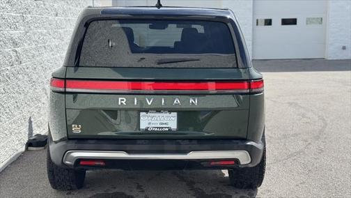 2023 Rivian R1S Adventure