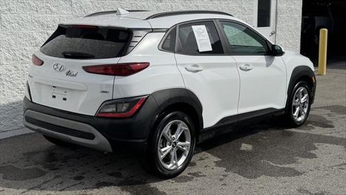 2022 Hyundai KONA SEL