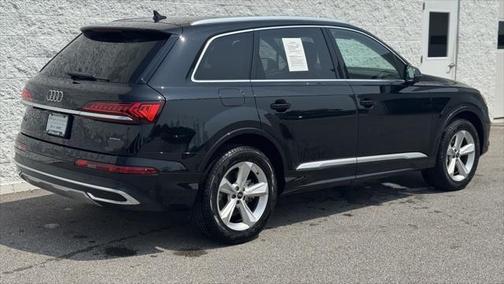 2023 Audi Q7 45 Premium