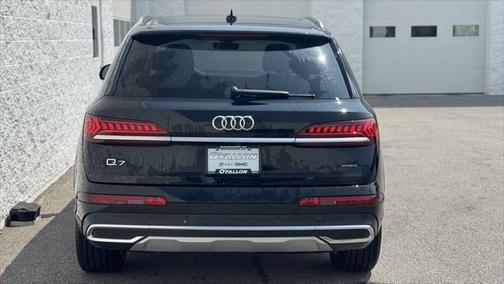 2023 Audi Q7 45 Premium