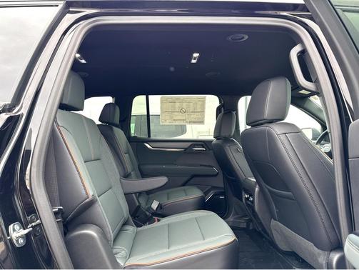 2026 GMC Acadia AWD AT4