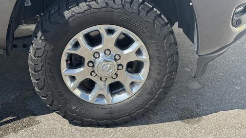 2022 RAM 2500 Laramie Crew Cab 4x4 6'4' Box
