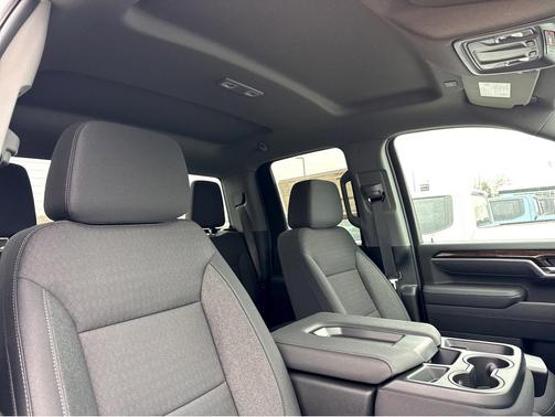 2026 GMC Sierra 2500 SLE