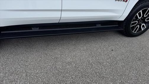 2023 GMC Yukon 4WD AT4