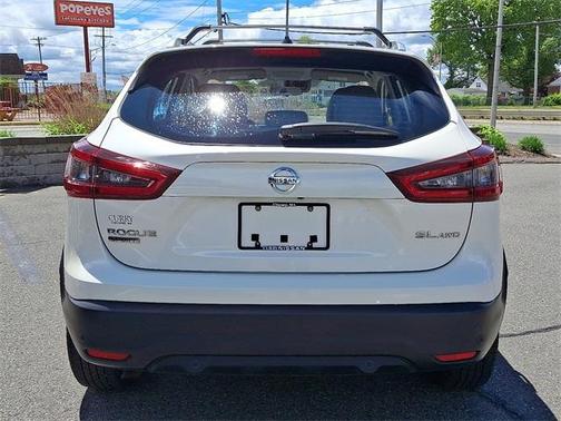 2022 Nissan Rogue Sport SL