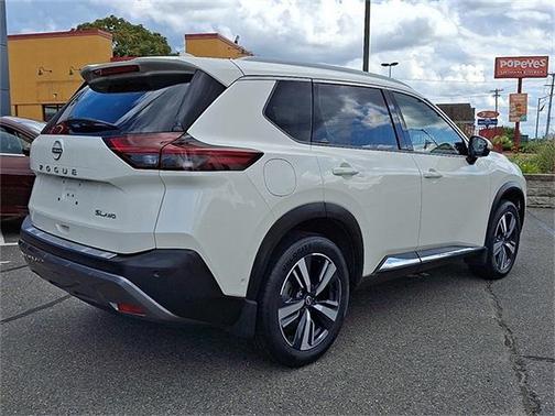 2022 Nissan Rogue SL