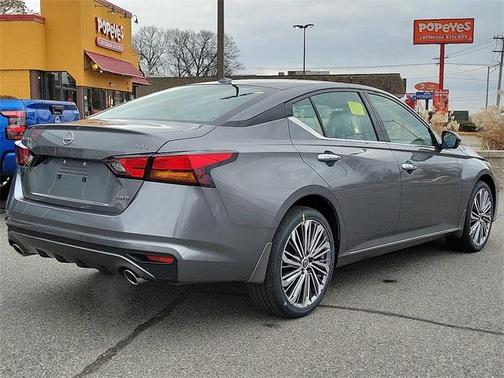 2025 Nissan Altima SL