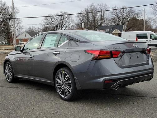 2025 Nissan Altima SL