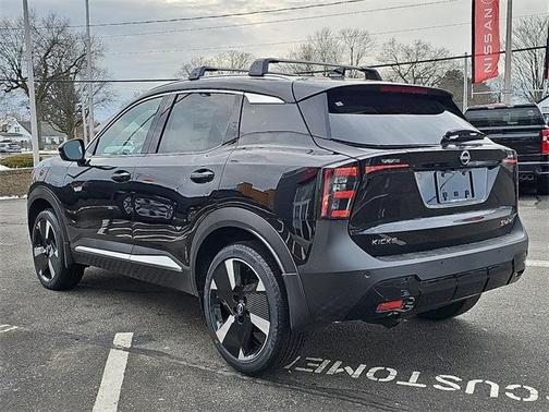 2026 Nissan Kicks SR