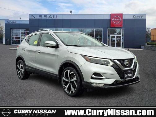 Brilliant Silver Metallic 2022 Nissan Rogue Sport SL