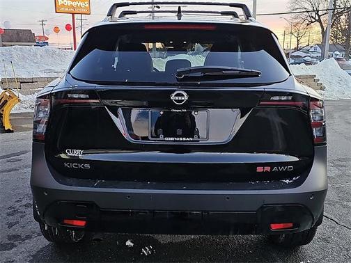 2025 Nissan Kicks SR