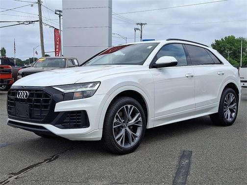 2020 Audi Q8 55 Premium