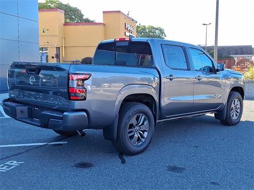 2025 Nissan Frontier SV