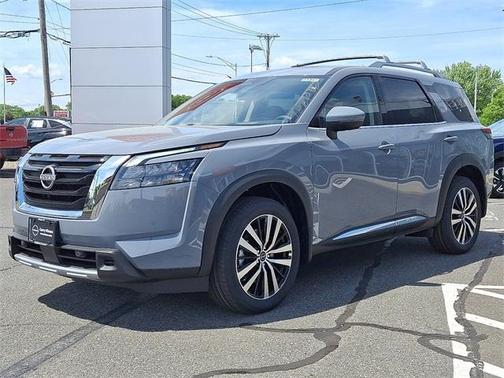 2025 Nissan Pathfinder Platinum