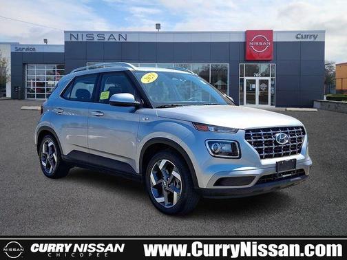 Shimmering Silver 2023 Hyundai VENUE SEL