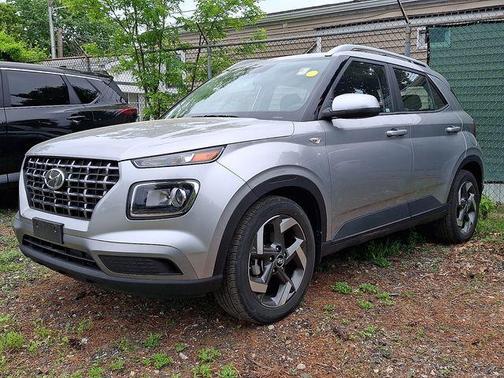 Shimmering Silver 2023 Hyundai VENUE SEL