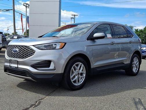 Silver Metallic 2024 Ford Edge SEL
