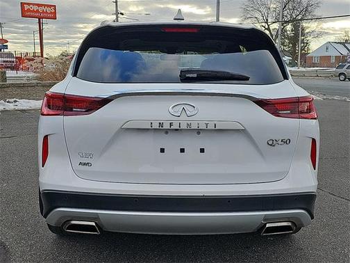 2022 INFINITI QX50 Luxe