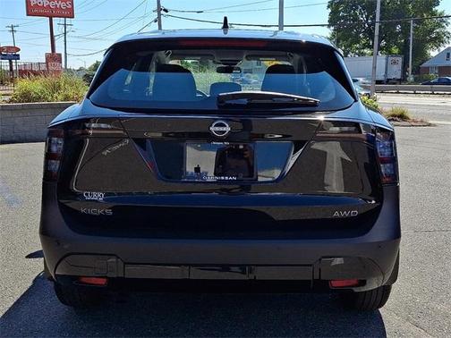 2025 Nissan Kicks S