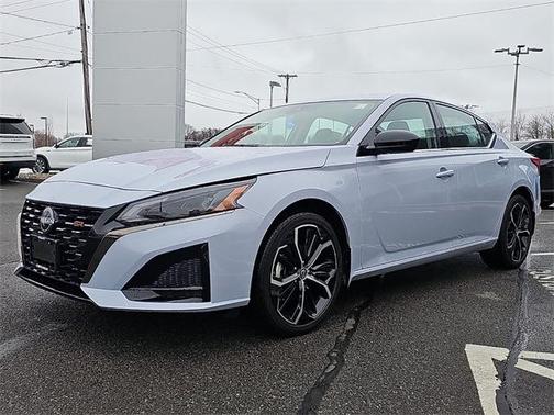 2025 Nissan Altima SR