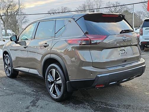 2025 Nissan Rogue SL