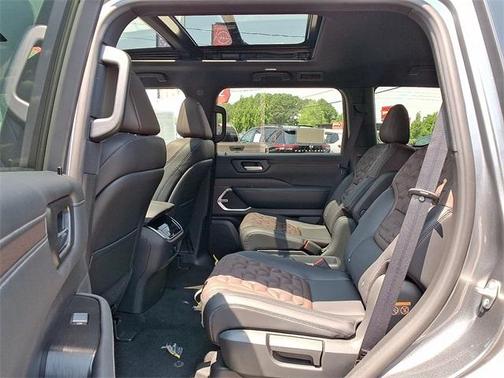 2025 Nissan Armada Platinum