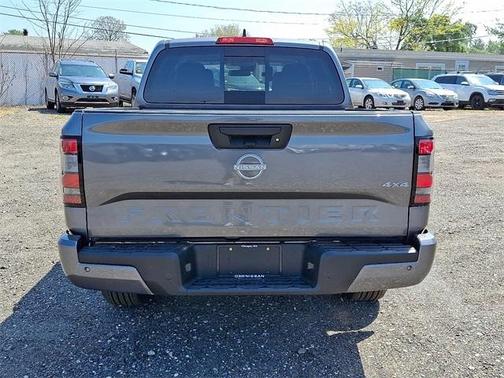 2025 Nissan Frontier SV