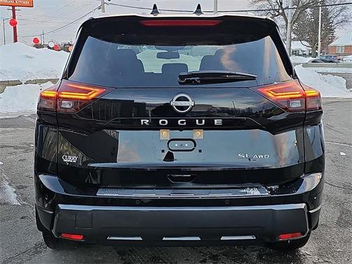2025 Nissan Rogue SL