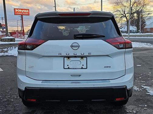 2025 Nissan Rogue SV