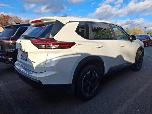 2025 Nissan Rogue SV