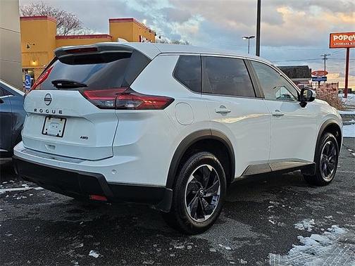 2025 Nissan Rogue SV