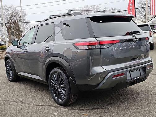 Gun Metallic 2026 Nissan Pathfinder SL