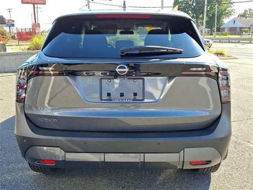 2025 Nissan Kicks SV