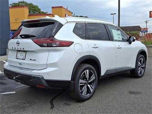 2025 Nissan Rogue SL