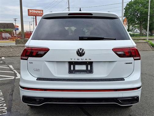 2022 Volkswagen Tiguan 2.0T SE R-Line Black