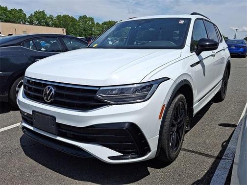 2022 Volkswagen Tiguan 2.0T SE R-Line Black