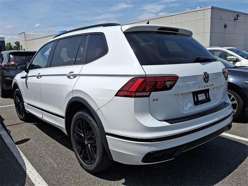 2022 Volkswagen Tiguan 2.0T SE R-Line Black