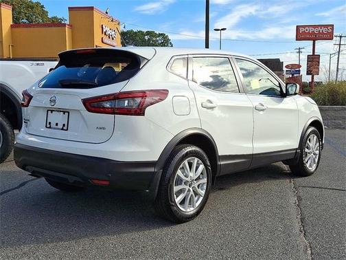 2022 Nissan Rogue Sport S